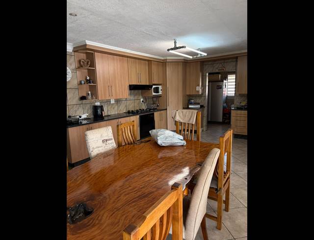 4 BEDROOM HOUSE FOR SALE IN RIVERSDALE